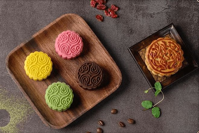 月餅全自動(dòng)刷蛋機(jī)，提高產(chǎn)品產(chǎn)量，提升產(chǎn)品檔次！